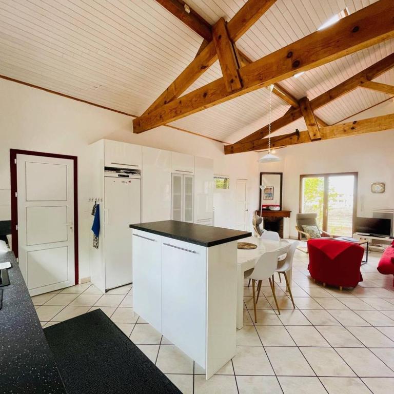 Maison Basque avec Terrasse, Clim, et Wi-Fi à 600m de la Plage - Arcachon - FR-1-433-69 - Maison de Vacances - 3