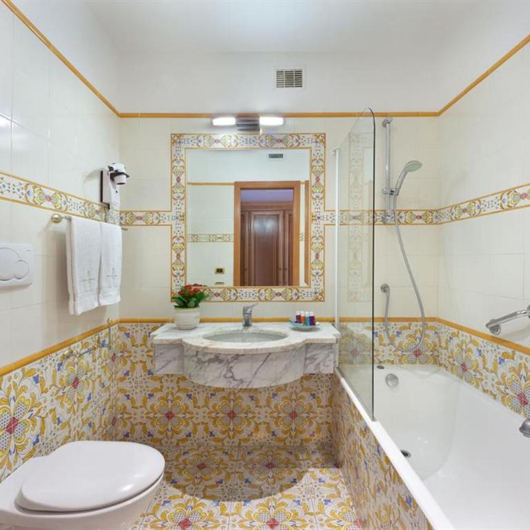 Grand Hotel President - Economy Double or Twin Room - 1