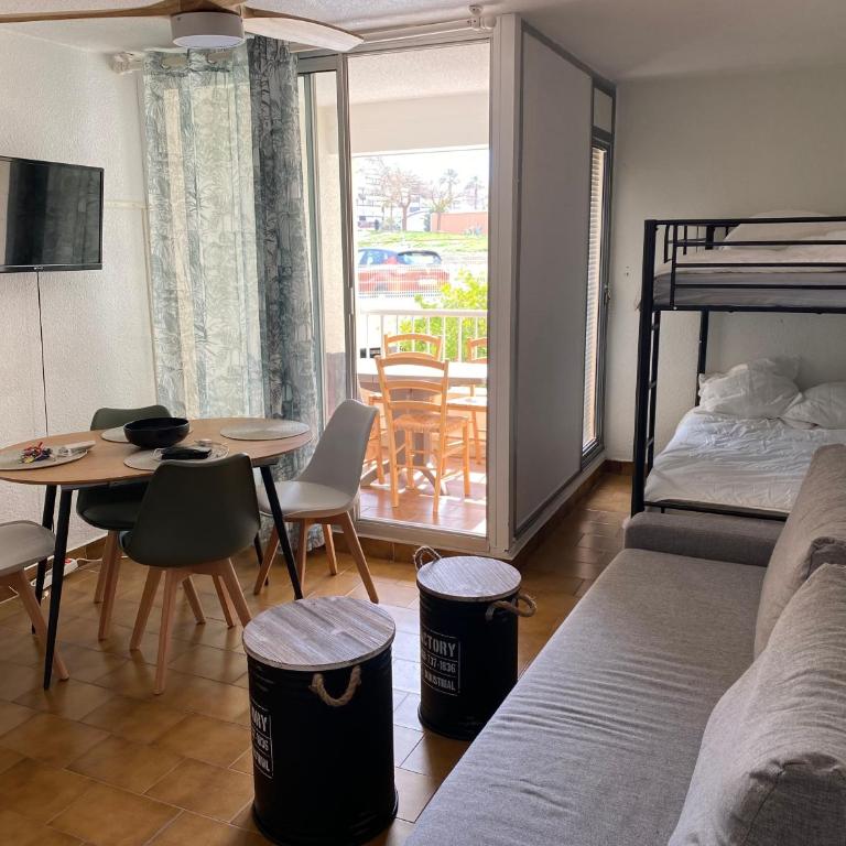 Studio 4 personnes avec clim, piscine au CAP D AGDE au pied du port et 5 mn à pied de la plage du Môle - Studio-Apartment - 8