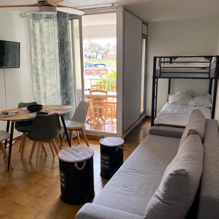Studio 4 personnes avec clim, piscine au CAP D AGDE au pied du port et 5 mn à pied de la plage du Môle - Studio-Apartment - 9