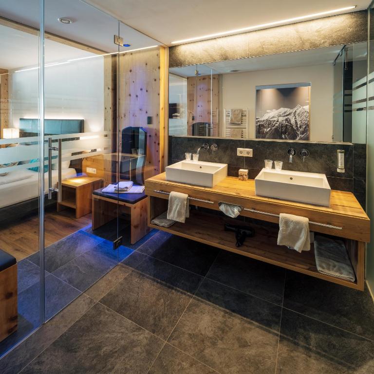Das Jochelius - Ski-in & Ski-out - Mountain Hideaway - Familienzimmer mit Bergblick - 3