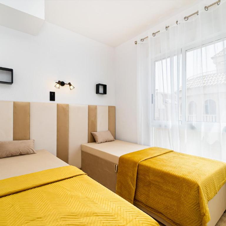 Modern apartment-beach-Aceqion-Torrevieja PMT18 - Three-Bedroom Apartment - 21