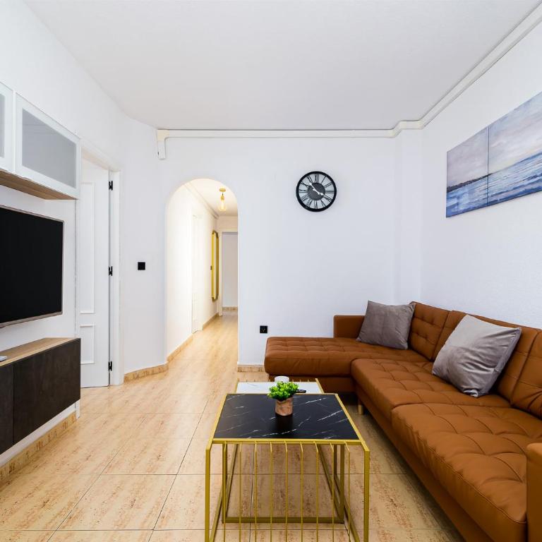Modern apartment-beach-Aceqion-Torrevieja PMT18 - Three-Bedroom Apartment - 18