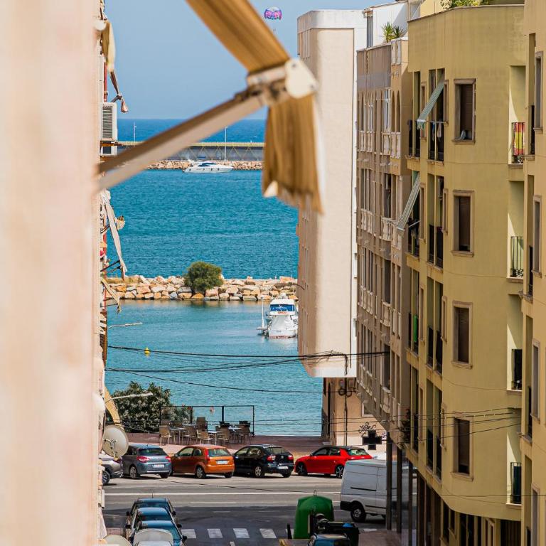 Modern apartment-beach-Aceqion-Torrevieja PMT18 - Three-Bedroom Apartment - 25