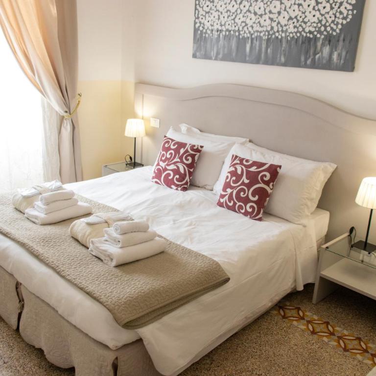 Biancorè B&B - Camera Tripla con Bagno Privato Esterno - 1