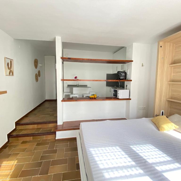 Agi Porthos Apartments - One-Bedroom Apartment - 11