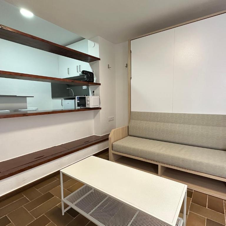 Agi Porthos Apartments - One-Bedroom Apartment - 2