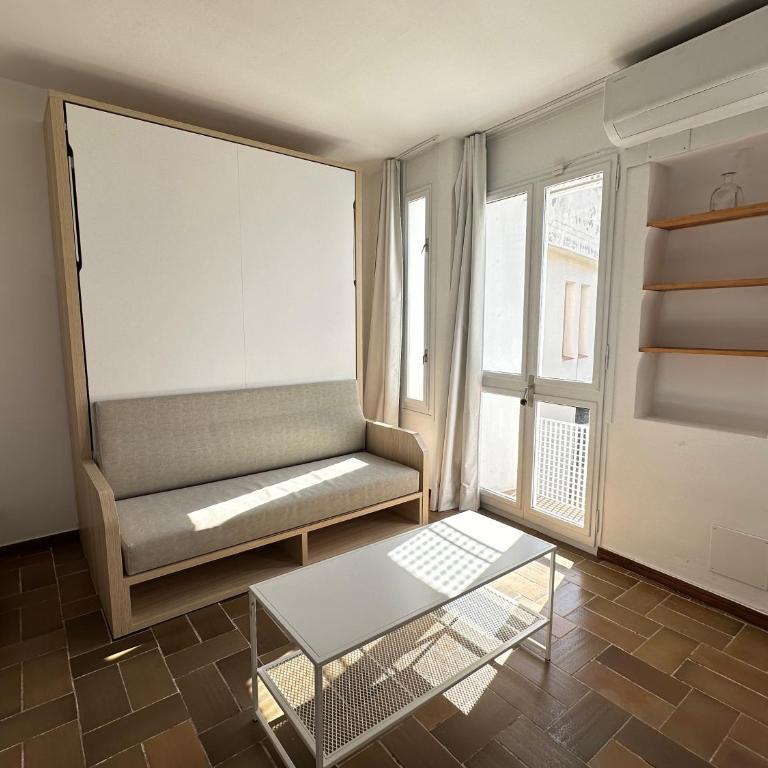 Agi Porthos Apartments - One-Bedroom Apartment - 6