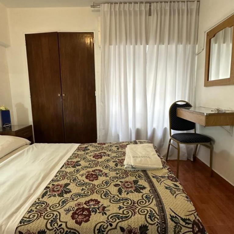Hotel Bristol - Habitación Doble con baño privado - 2