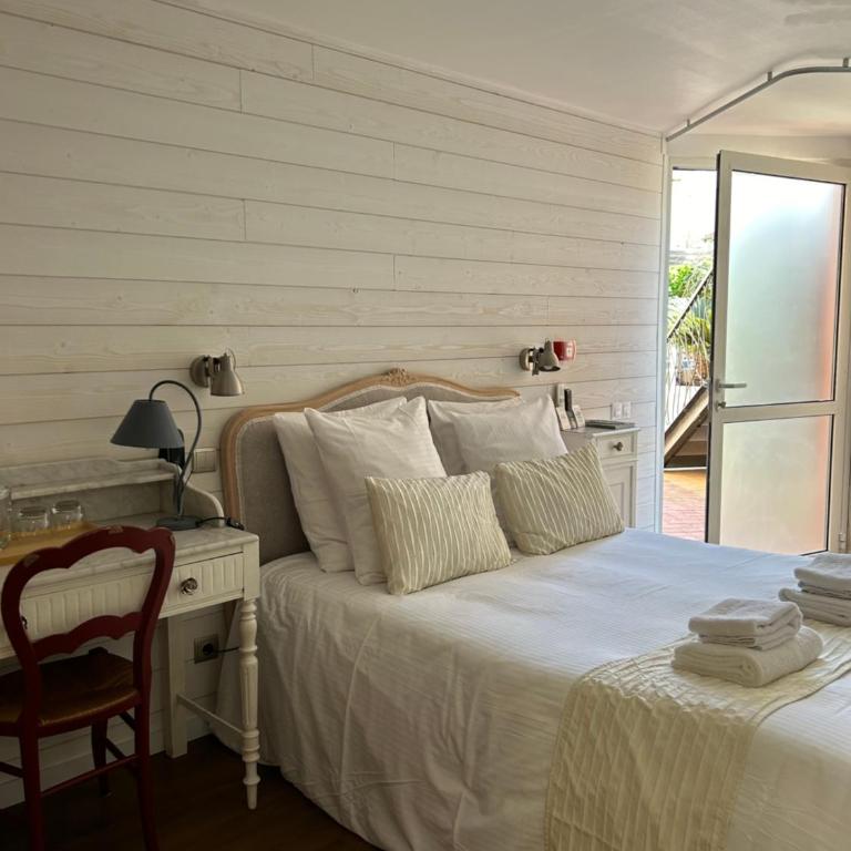 Logis Hotel De La Clape - Dreibettzimmer - barrierefrei - 6
