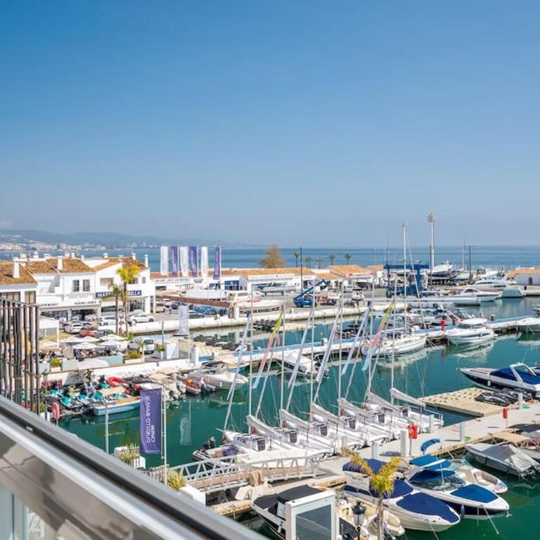Best views Frontline Puerto Banús Apartment - Apartment with Sea View - 7