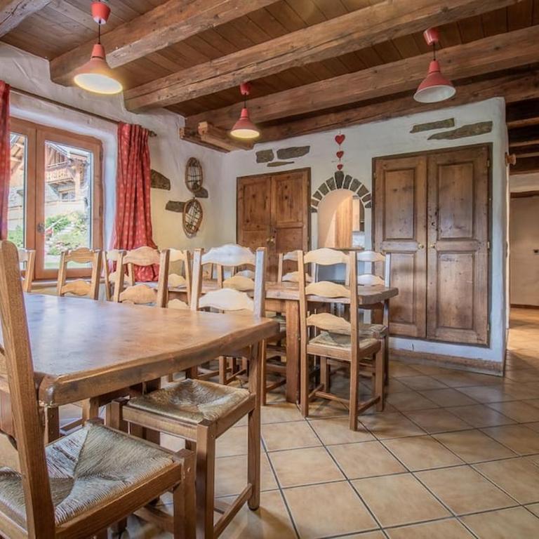Spacieux Chalet 19pers, Piscine, Jacuzzi, Sauna & Salle de Jeux - Chalet - 2