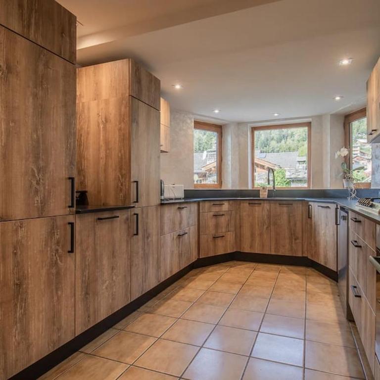 Spacieux Chalet 19pers, Piscine, Jacuzzi, Sauna & Salle de Jeux - Chalet - 4