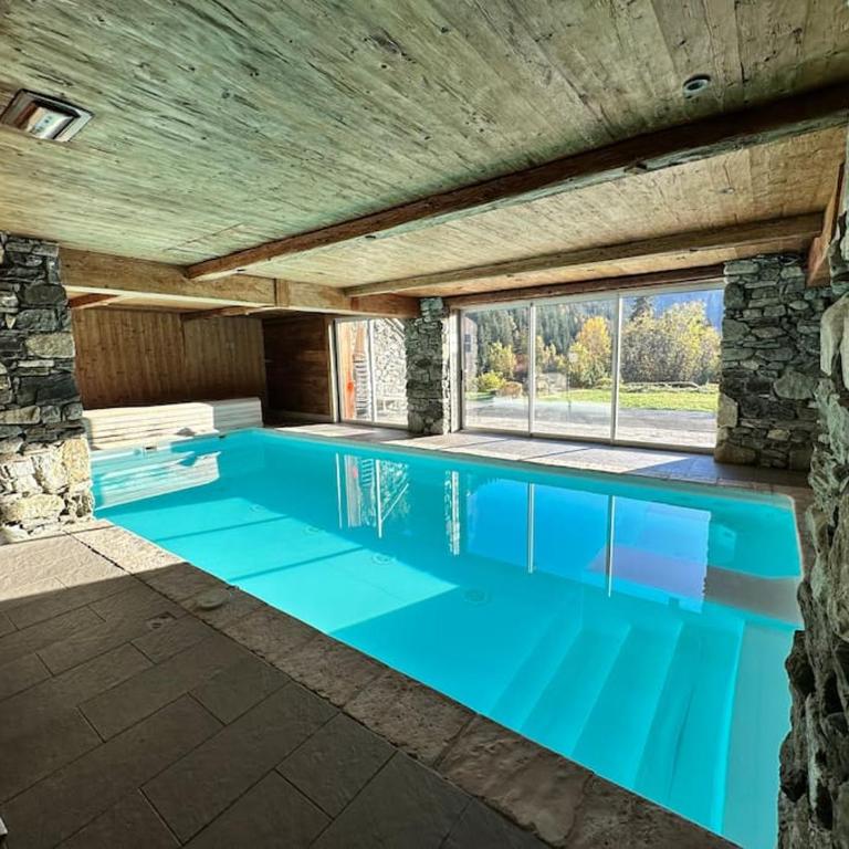 Spacieux Chalet 19pers, Piscine, Jacuzzi, Sauna & Salle de Jeux - Chalet - 27