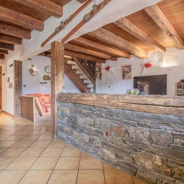 Spacieux Chalet 19pers, Piscine, Jacuzzi, Sauna & Salle de Jeux - Chalet - 30