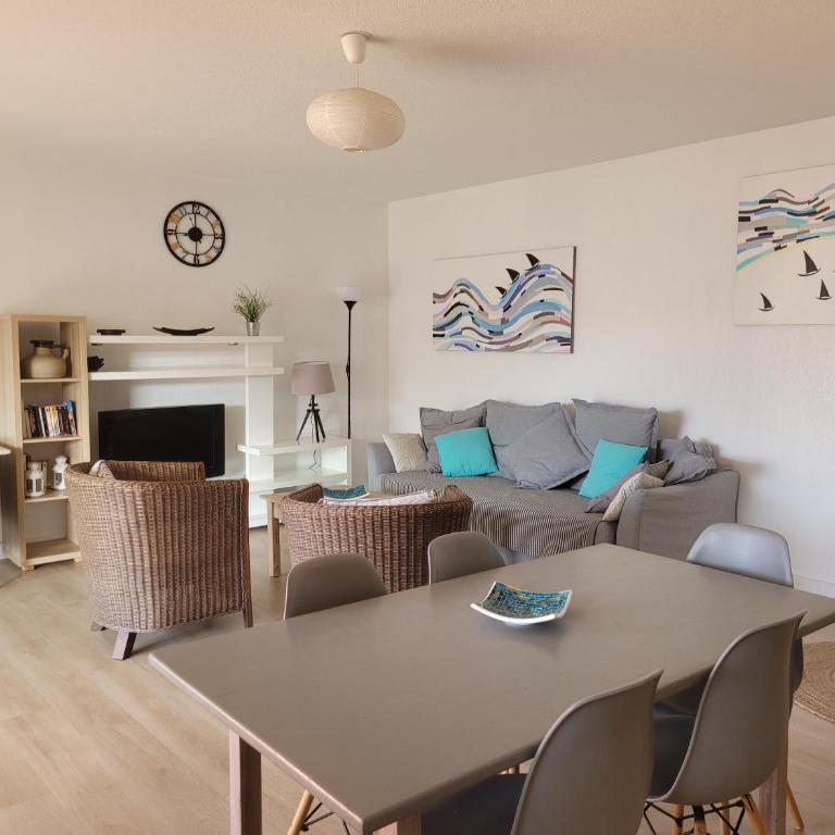 Bel appartement 2 chambres proche plage et golfs by Beds83 - Two-Bedroom Apartment - 10