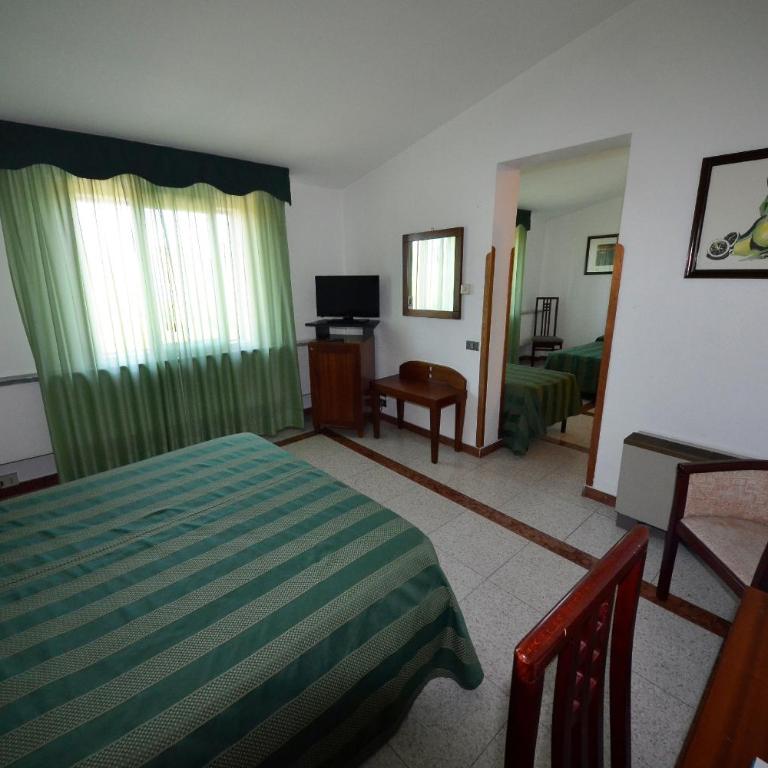 Hotel Villa d'Amato - Camera Quadrupla Economy - 1