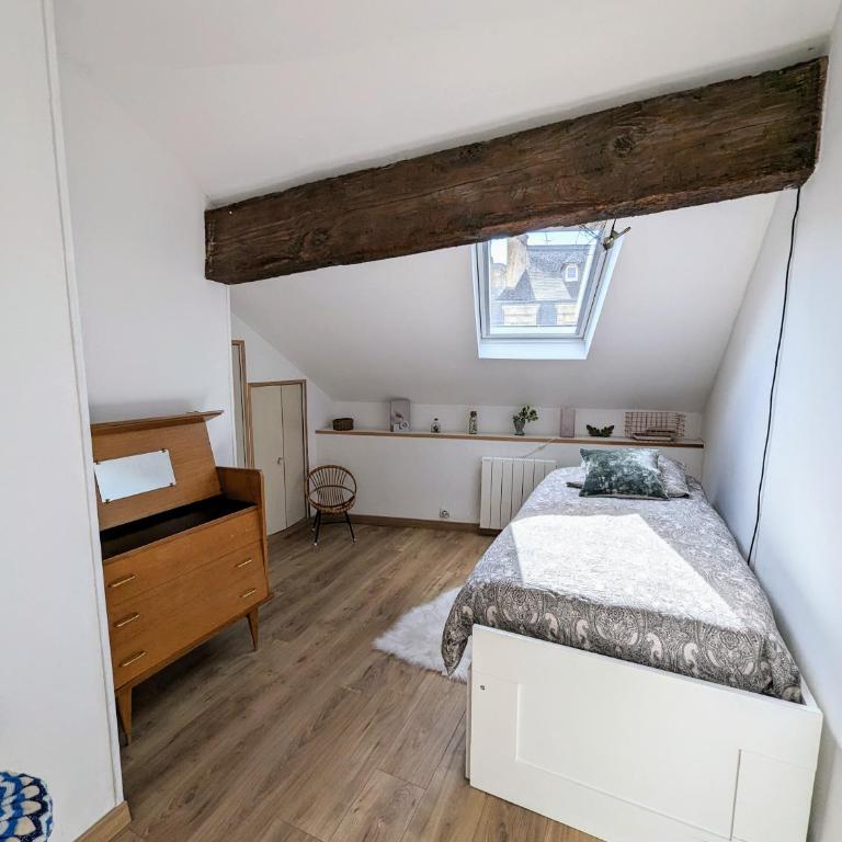 Lumineux appartement sous les toits à Pey Berland - Two-Bedroom Apartment - 18