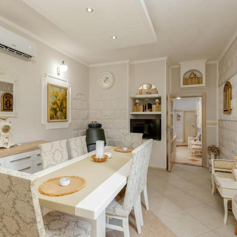 Dream&Stone apartment in Zelenika, Herceg Novi - Three-Bedroom Apartment - 9