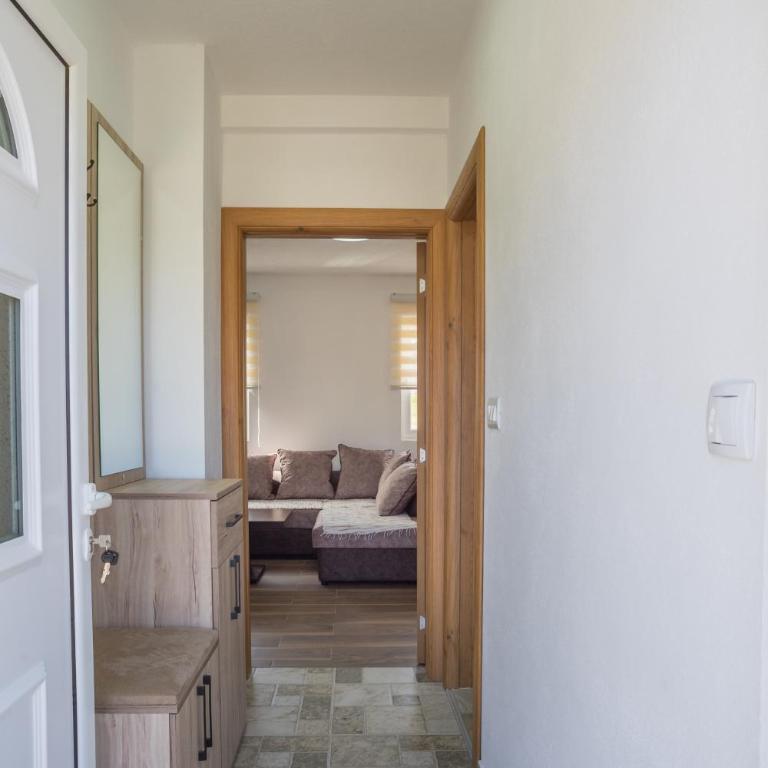 Dubljevic - Two-Bedroom House - 30