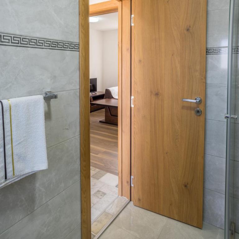 Dubljevic - Two-Bedroom House - 13