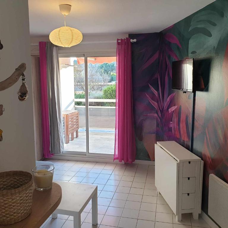 Studio idéal séjour en amoureux rez de jardin proche plage - Appartement 2 Chambres - 1
