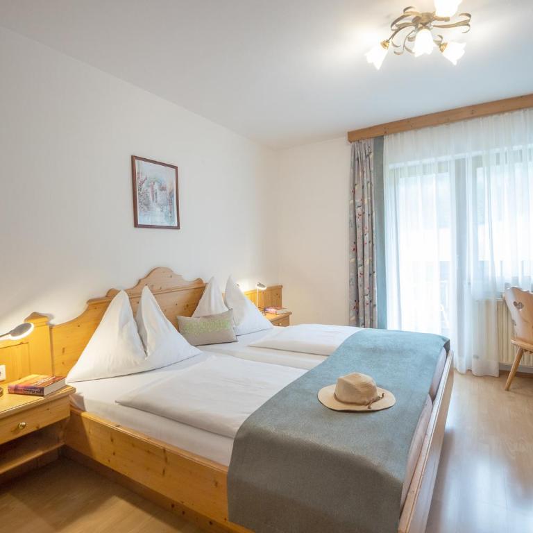 Ferienhaus Helmuth Oberreiter - Doppelzimmer mit Balkon - 1