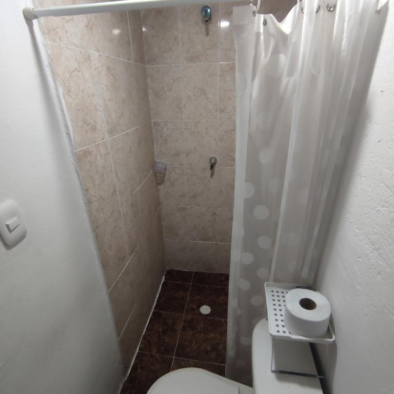 Gaia Rodadero - Habitación Cuádruple con baño privado - 2