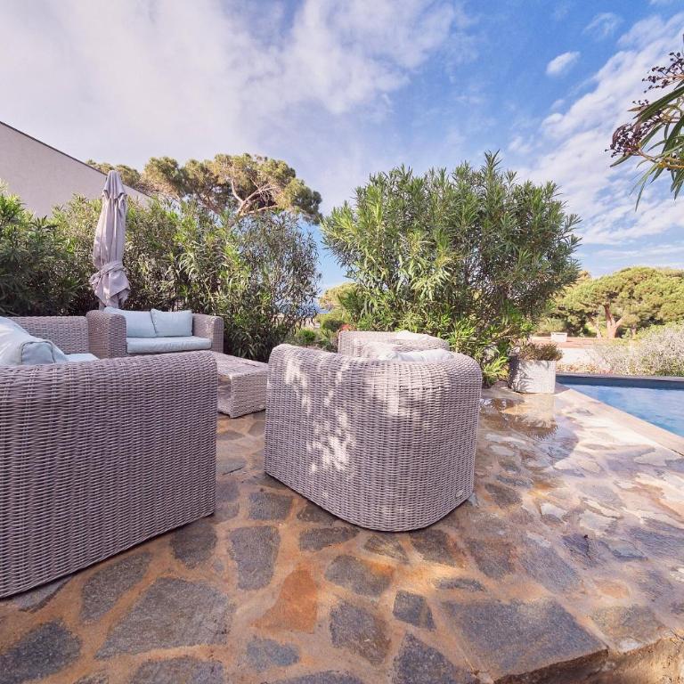 Villa avec jardin et piscine - Villa 3 Chambres - 34