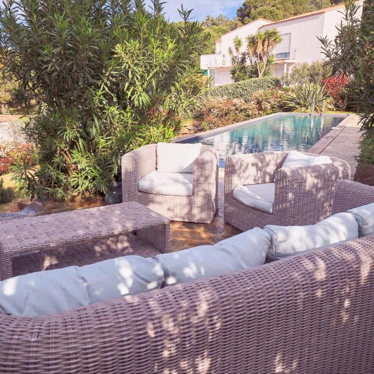 Villa avec jardin et piscine - Villa 3 Chambres - 39