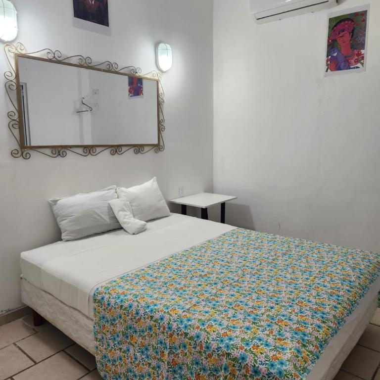 Alexandross - Deluxe Room - 11