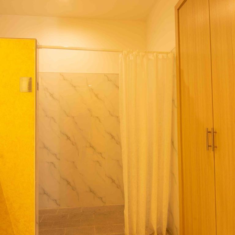 Hilton MM Grand Hotel Puebla, Tapestry Collection - Habitación Doble con ducha accesible en silla de ruedas - Adaptada para personas con problemas de movilidad/discapacidad auditiva - 2 camas dobles - 6
