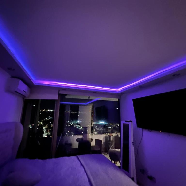 Departamento las condes con vista a la cordillera full equipado - One-Bedroom Apartment - 27