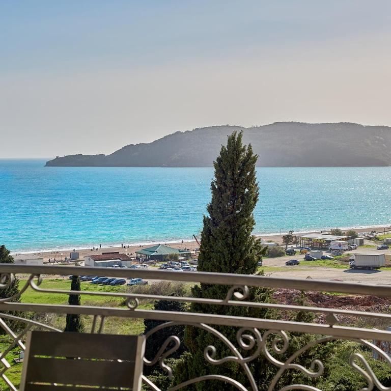 Villa Allende - Dvokrevetna Soba sa Bračnim Krevetom/Zasebnim Krevetima i Balkonom - 16