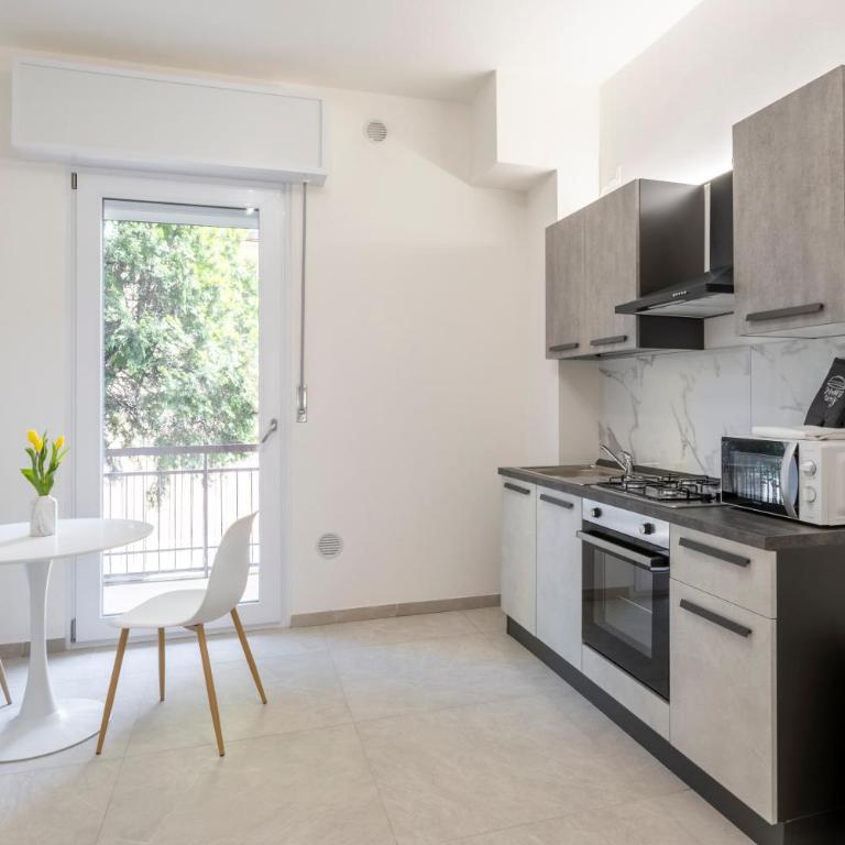 Shiny Rooms Verona - Comfort Triple Room - 4