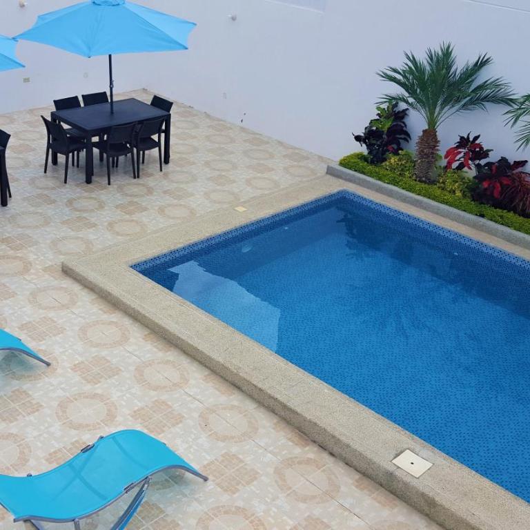 Casa con piscina en urbanización privada - Villa de 3 dormitorios - 2
