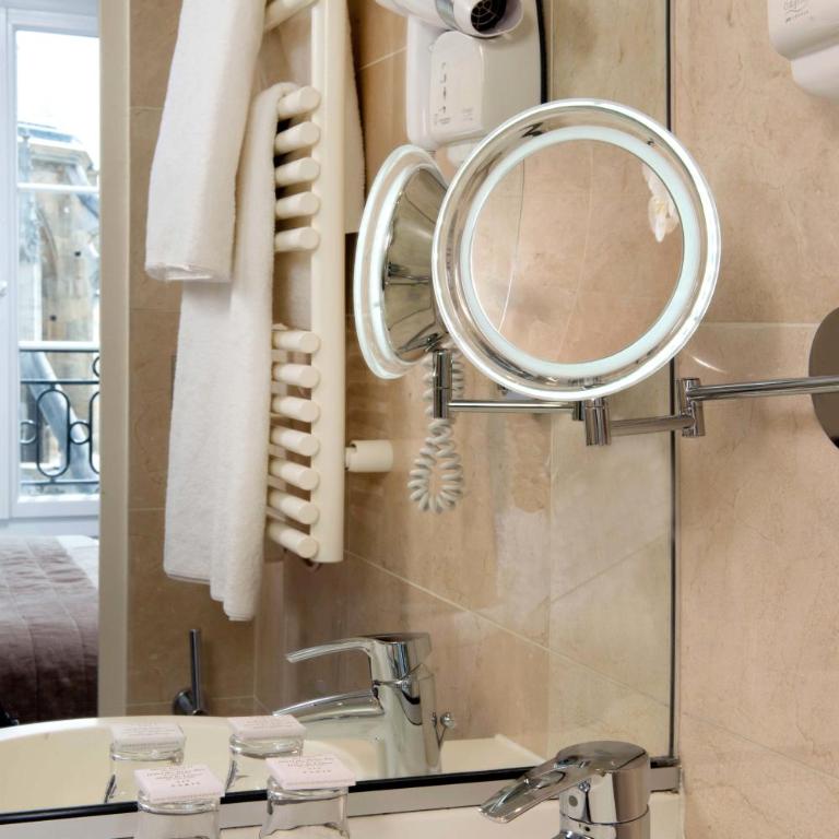 Hôtel Henri IV Rive Gauche - Chambre Lits Jumeaux - 2