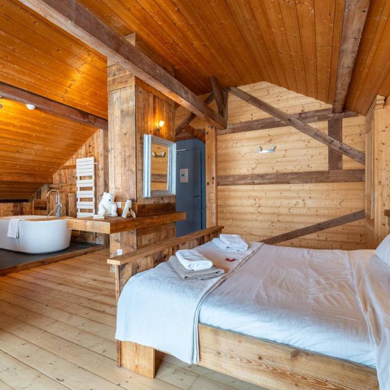 Chalet-Sixtine A large family chalet of 600m2 near La Clusaz - Chalet - 51