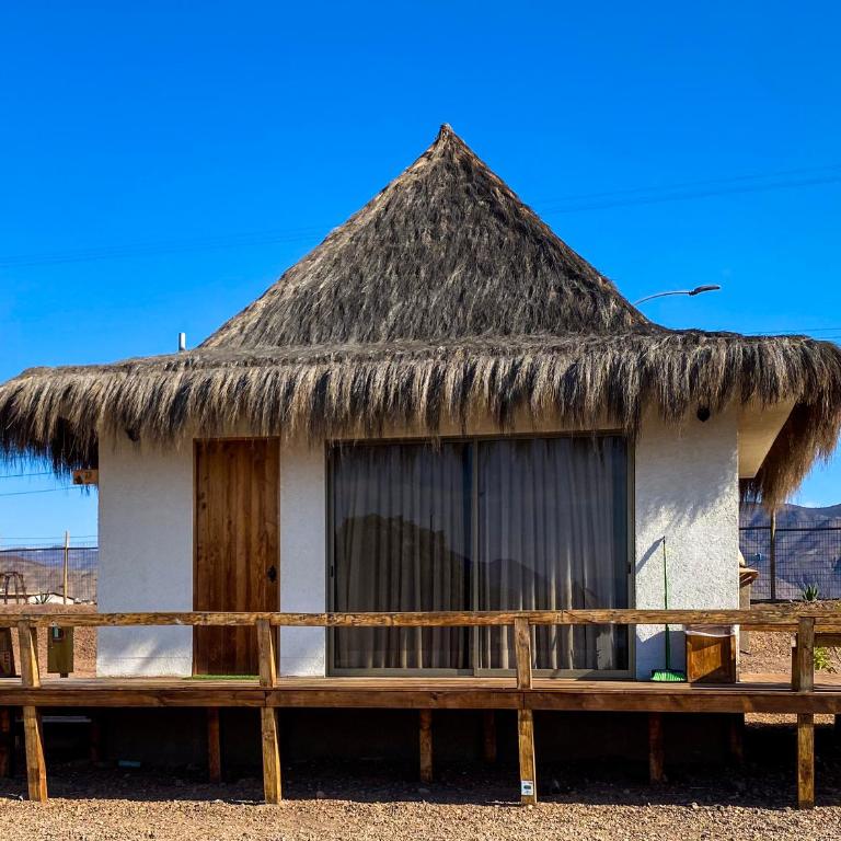 Cabañas Caleta Hueso - Suite con cama extragrande y vistas a la piscina - 5