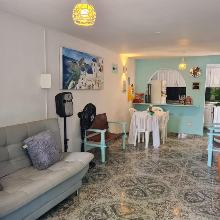 Cabaña Nro 80 El Portón de La Aldea - Four-Bedroom House - 6