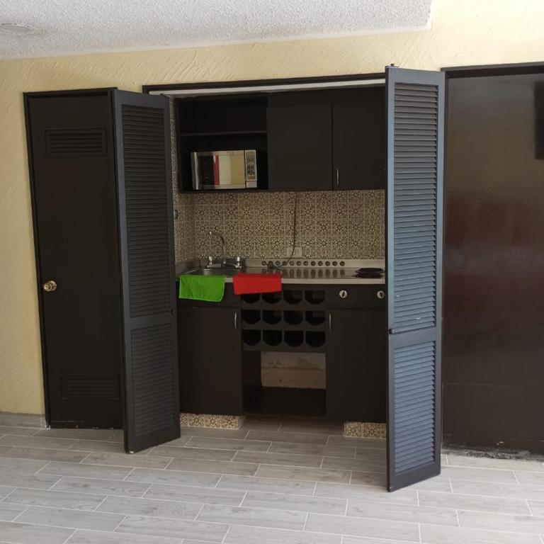 Departamento con hermosa vista al mar y acceso a playa, 2 albercas - Apartamento de 1 dormitorio - 16