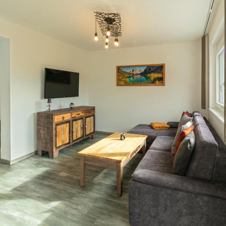 H19 - Modernes Ferienhaus 145qm, 3SZ, Wellnessbereich mit Sauna und Dachterrasse mit Panoramablick, Kühlen und Heizen mit Geothermie - Vacation Home - 14