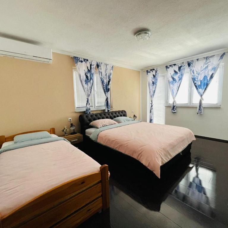 Summer house LejHana - Four-Bedroom House - 23