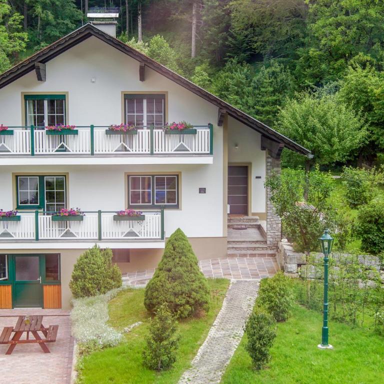 Waldruhe - Bett, Frühstück & ein Lächeln - Apartment mit 2 Schlafzimmern - 1