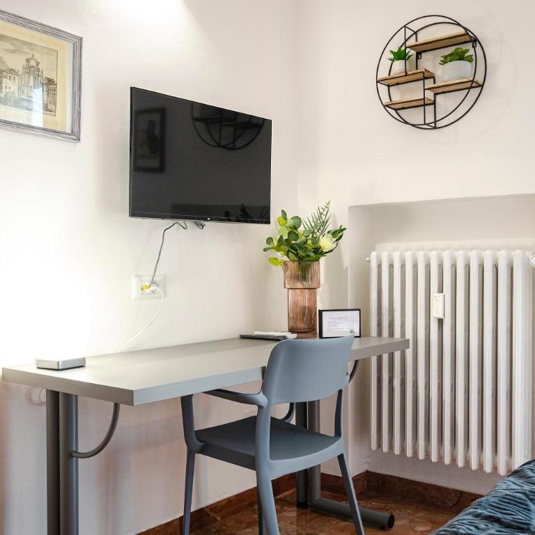 B&B Corsini - Double Room with Balcony - 28
