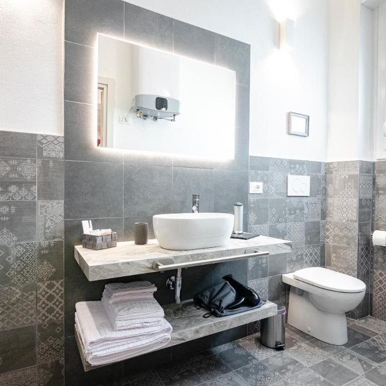 B&B Corsini - Double Room with Balcony - 23