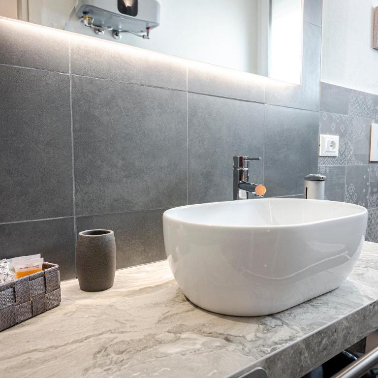 B&B Corsini - Double Room with Balcony - 19
