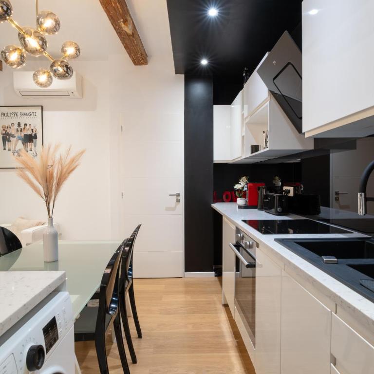 Le Yona Mirabeau - Appartement T3 Atypique situé dans le centre ville historique - proche Rotonde - Apartment mit 2 Schlafzimmern - 10