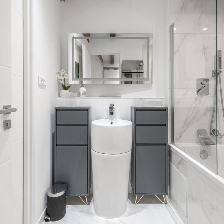 Le Yona Mirabeau - Appartement T3 Atypique situé dans le centre ville historique - proche Rotonde - Apartment mit 2 Schlafzimmern - 19