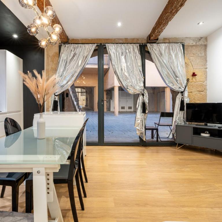 Le Yona Mirabeau - Appartement T3 Atypique situé dans le centre ville historique - proche Rotonde - Apartment mit 2 Schlafzimmern - 12